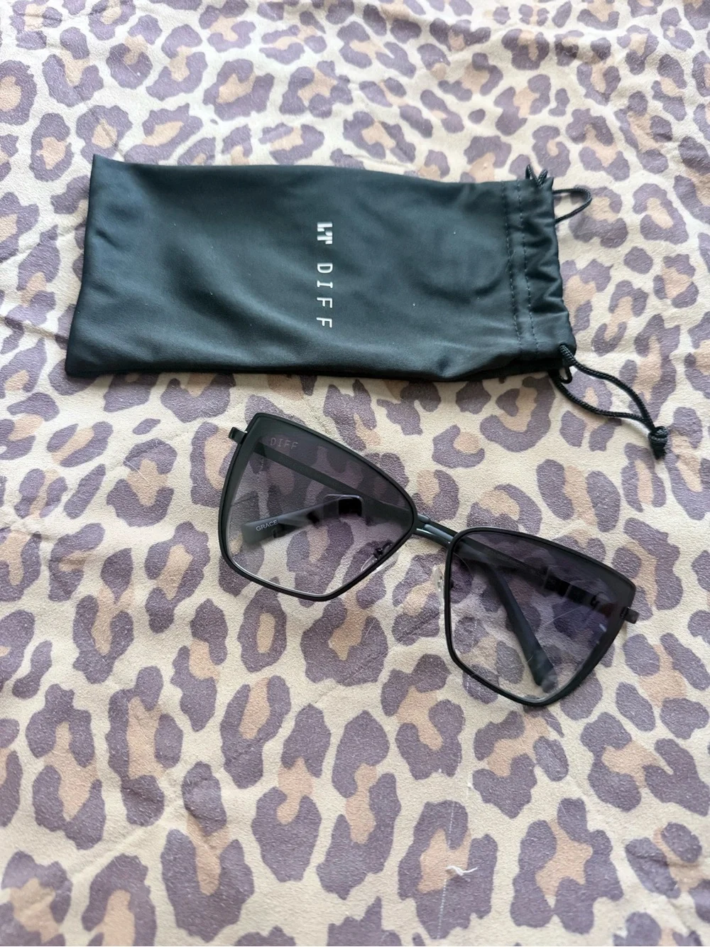 Diff Eyewear Black Frame Sunglasses with Purple Lenses